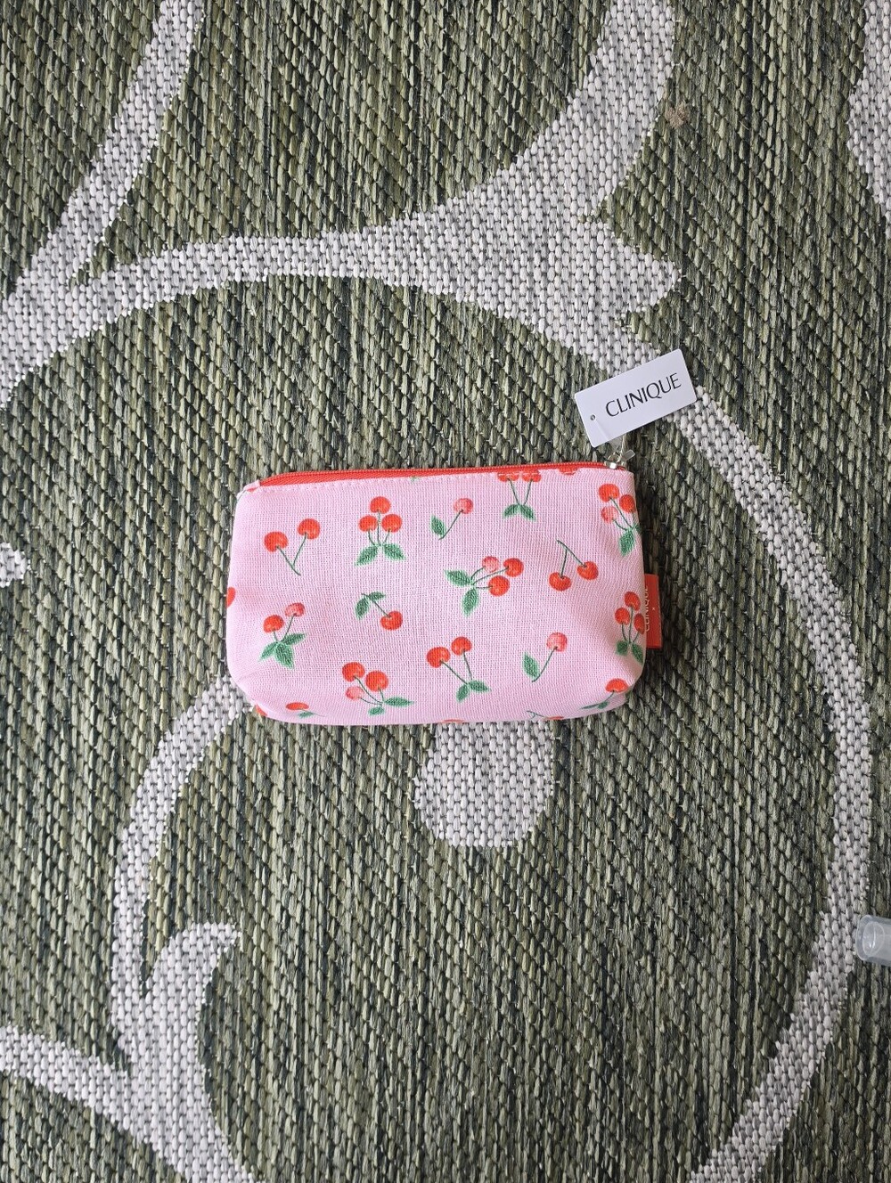 Makeup Bag & Sample Bundle - Picture 5 of 7